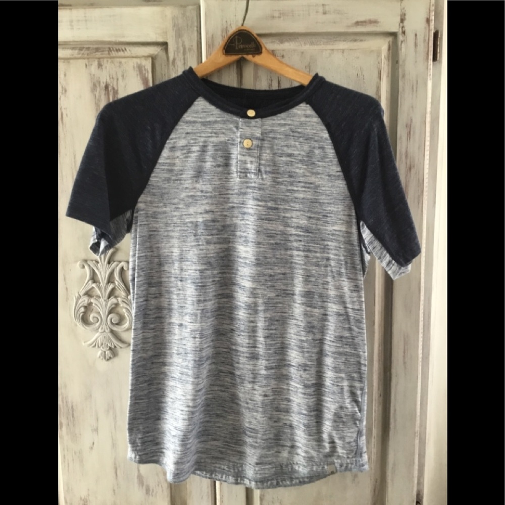 American Eagle mens XS active flex t-shirt color blue